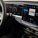 Auto, które budzi się lepsze: jak aktualizacje OTA rewolucjonizują samochody elektryczne