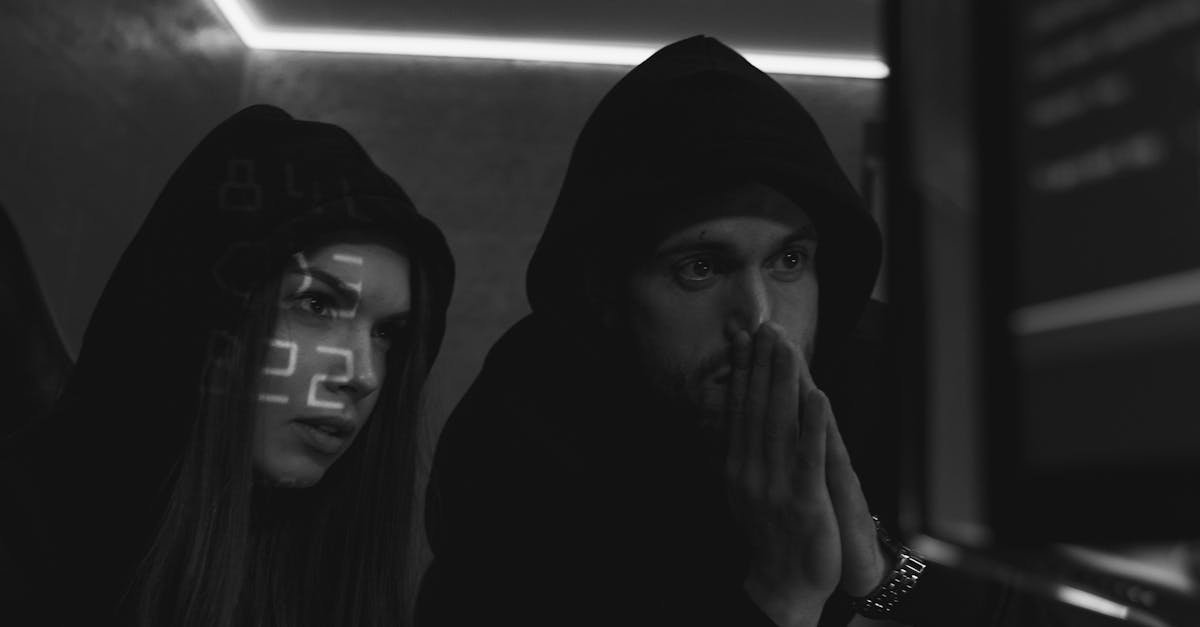 Mroczna strona internetu bez tajemnic: co kryje dark web i gdzie przebiega granica legalności?