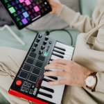 Domowe studio od zera: stwórz swój pierwszy elektroniczny utwór w tydzień