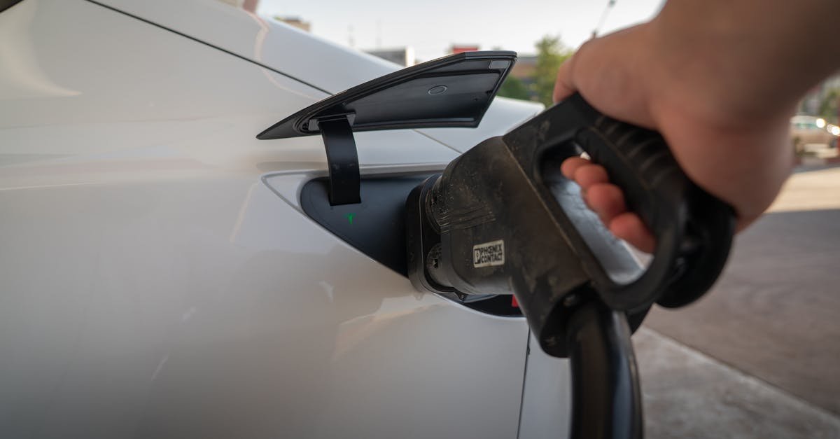 Ile naprawdę przejedzie elektryk? Przewodnik po realnym zasięgu i jak go zwiększyć