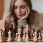 Od pionka do mistrza: prosty plan na start w szachach i szybkie postępy