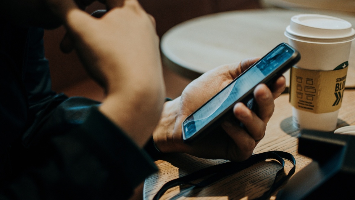 Globalna i lokalna numeracja dla firm: Jak strategicznie zarządzać tysiącami linii telefonicznych?